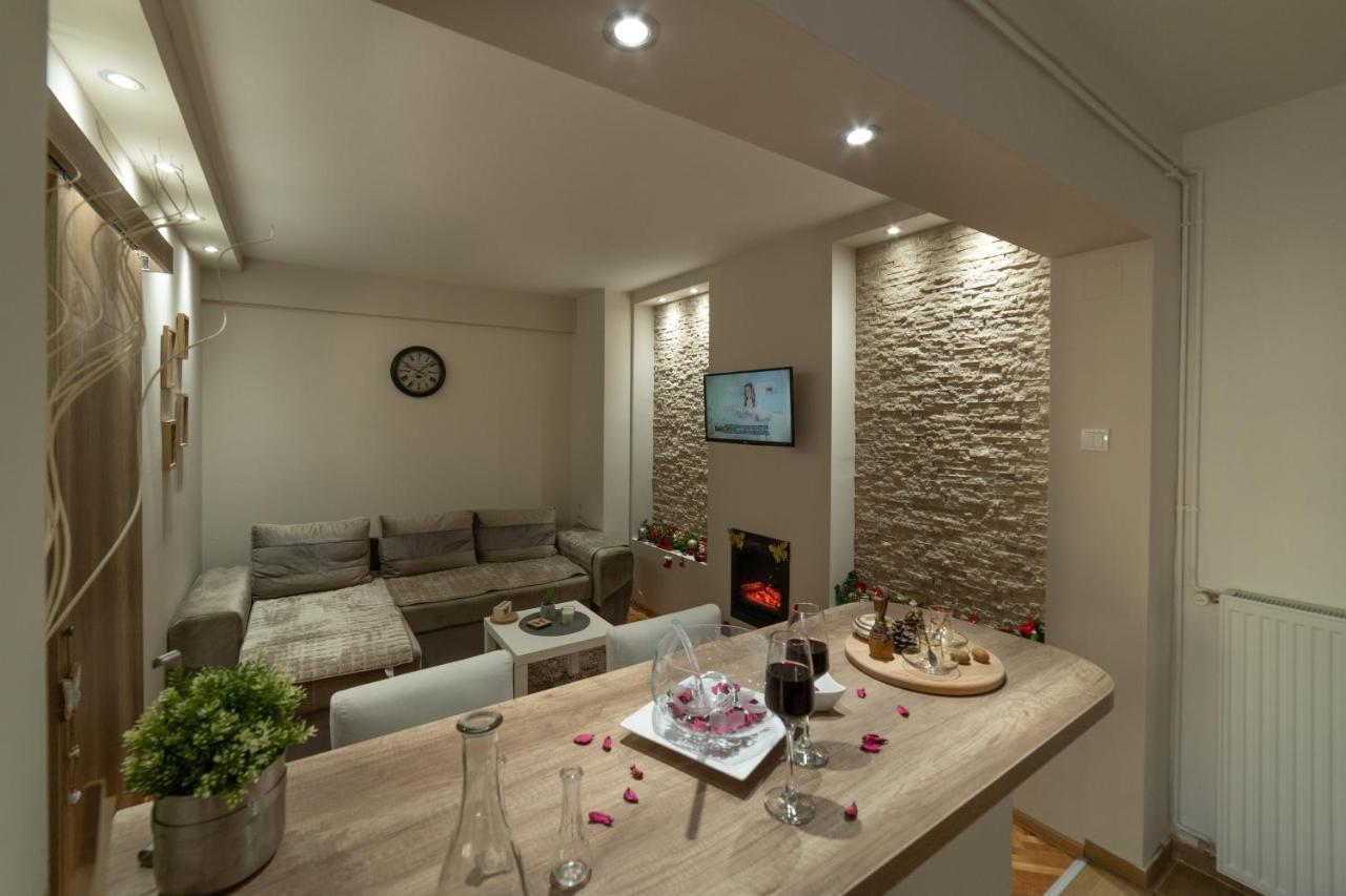 Gold Apartman Vârşeţ Exterior foto